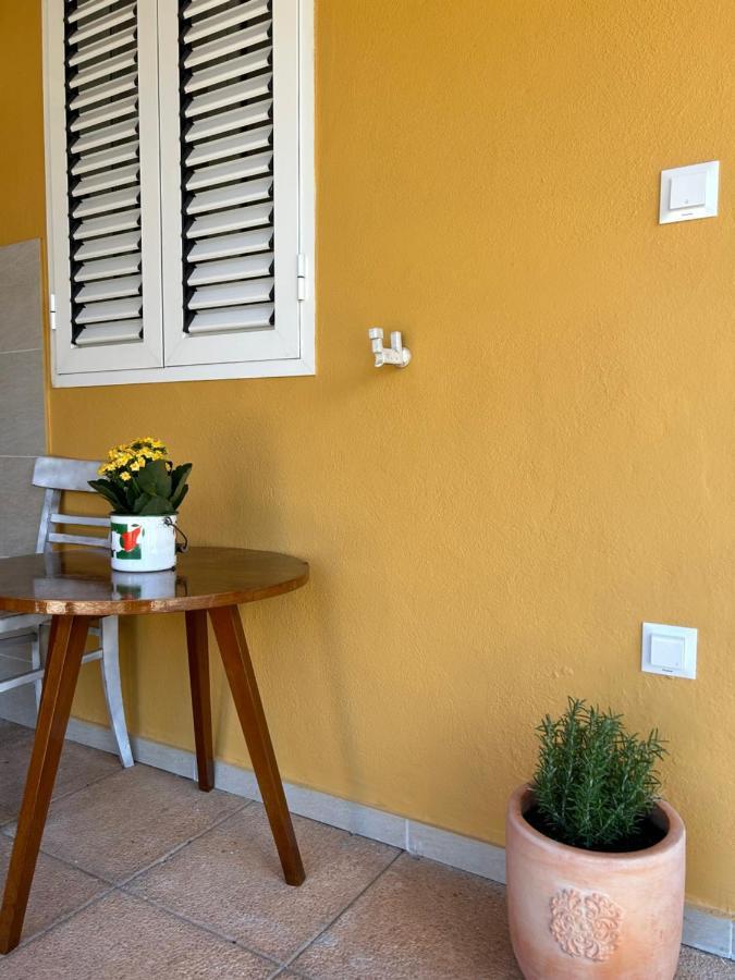 Zio Nino Apartment Sutomiscica Exterior foto